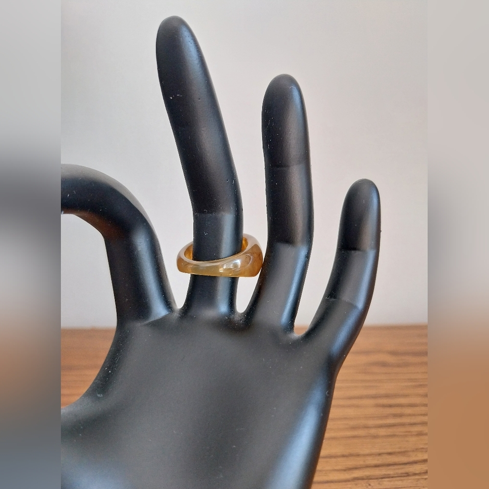 Amber Women's Ring - Picture 3 of 11